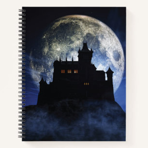 Cuaderno castillo de fantasía durante la noche