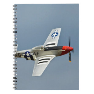 Cuaderno Caza P-51D Mustang con marcas del Día D volando