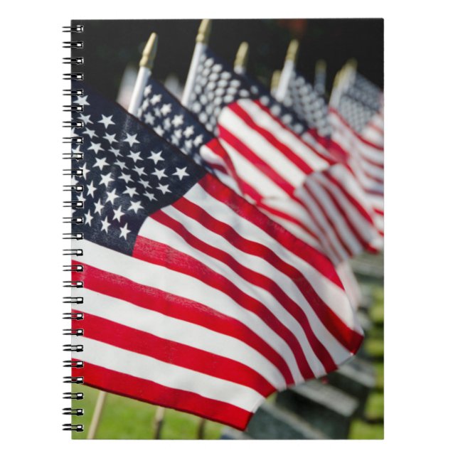 Cuaderno cementerio militar histórico con banderas de EE. U (Frente)