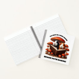 Cuaderno Cerdos de Guinea divertidos leyendo bajo hongos ro