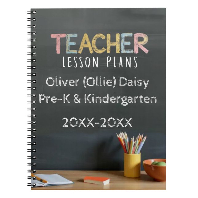 Cuaderno Chalkboard-Style Teacher Lesson Plan Notebook (Frente)