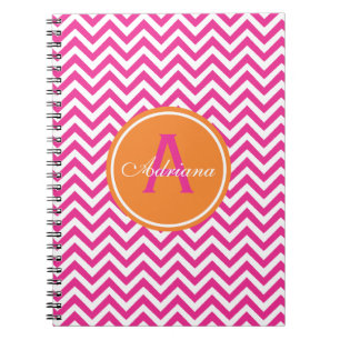 Cuaderno Chevron de muy buen gusto en rosas fuertes