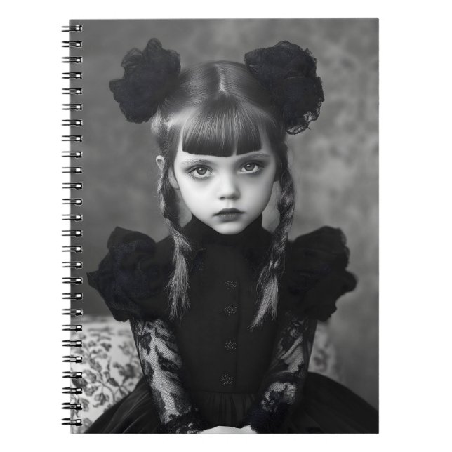 Cuaderno Chica de gótico (Frente)