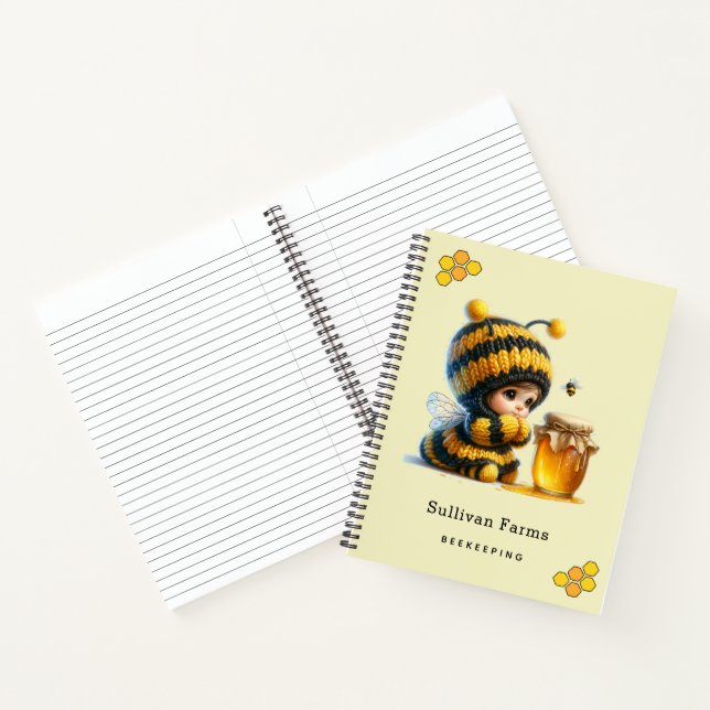Cuaderno Chica lindo con traje de abeja con miel (Interior)