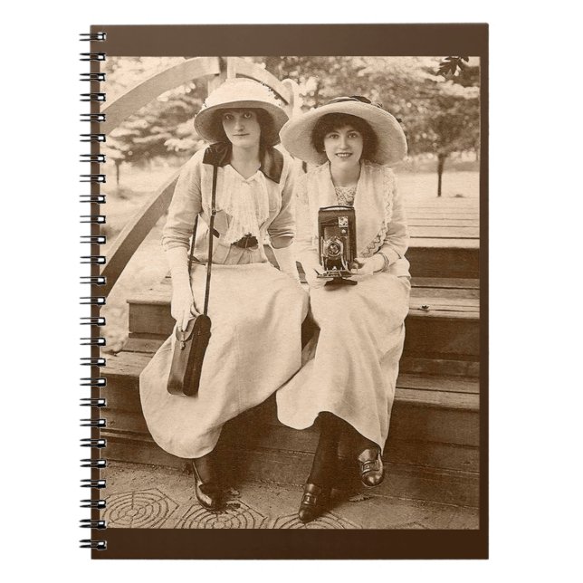 Cuaderno chicas de cámara de aproximadamente 1910 (Frente)