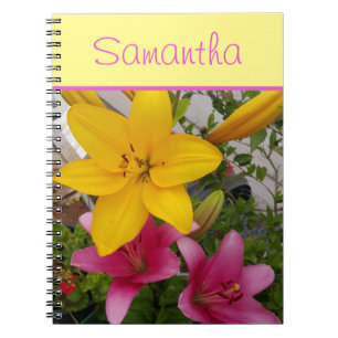 Cuaderno Chicas de flores de lirio rosa y amarillo no