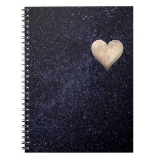 Cuaderno cielo estrellado con corazón blanco