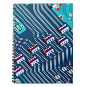 Cuaderno Cierre de la tarjeta de circuitos electrónicos. fo