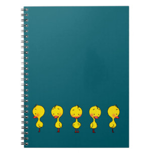 Cuaderno Cinco cortos Personalizados de pollos amarillos