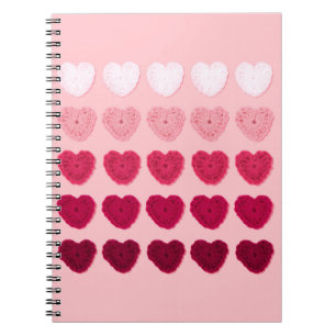 Cuaderno Cinco filas y columnas de corazones de punto