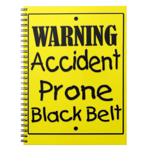 Cuaderno Cinturón negro propenso a accidentes (Frente)