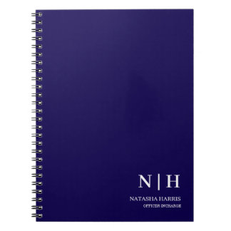 Cuaderno clásico de regalo con monograma azul mari