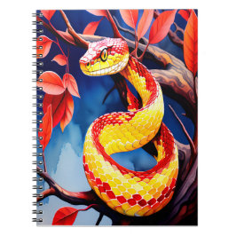 Cuaderno Cobra con escalas rojas y amarillas vibrantes en e