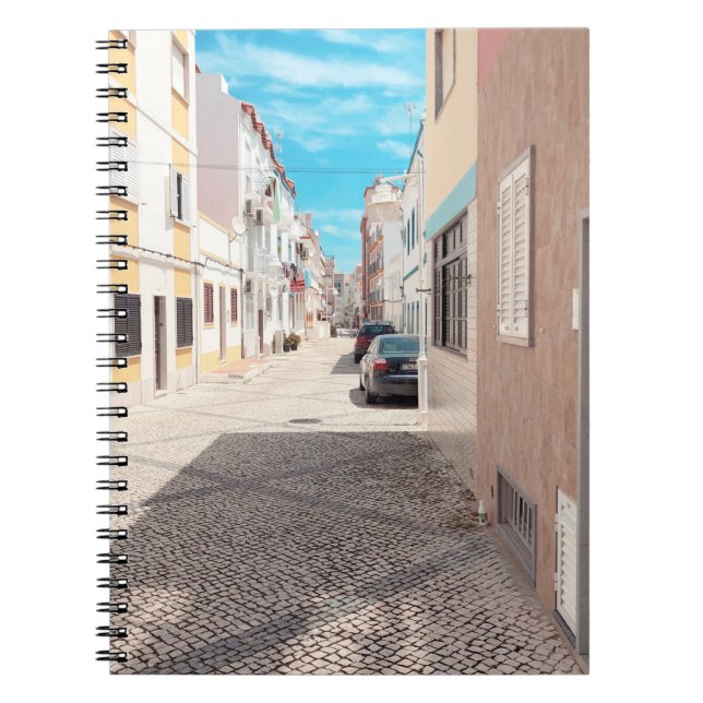 CUADERNO COCHE NEGRO APARCADO AL AIRE LIBRE (Frente)