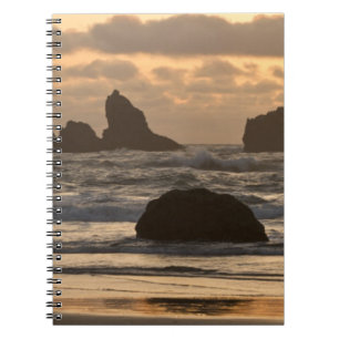 Cuaderno Columnas de mar en la playa en Bandon, Oregon