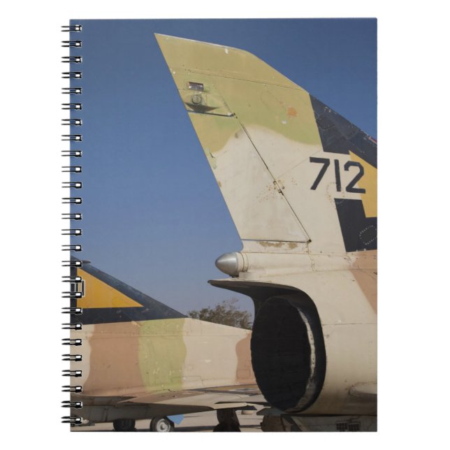 Cuaderno Combatiente Kfir de construcción israelí (Frente)