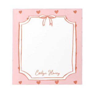 Cuaderno con borde ondulado de colores vibrantes y