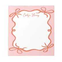 Cuaderno con borde ondulado de colores vibrantes y