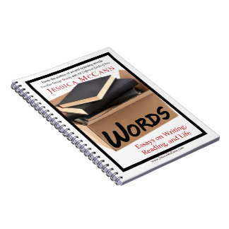 cuaderno con el libro de Jessica McCann como porta