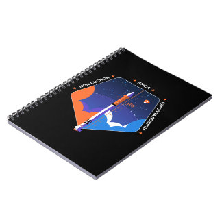 Cuaderno con parche de Misión Spica
