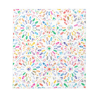 Cuaderno con patrón floral colorido