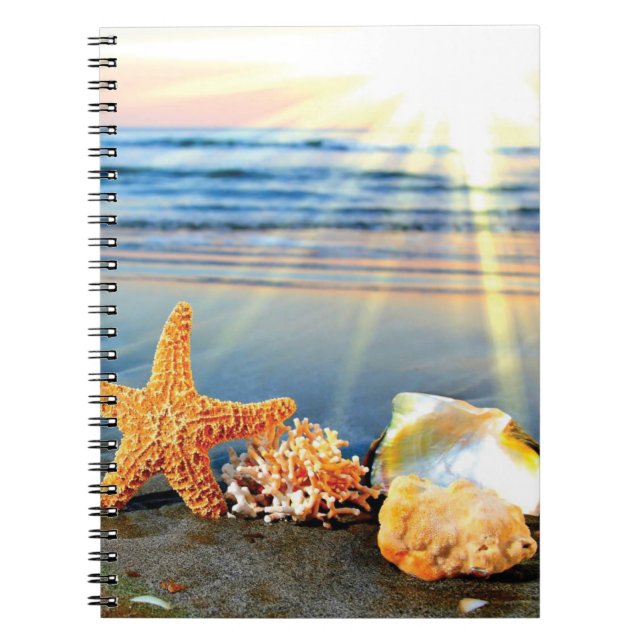 Cuaderno conchas de mar y estrellas de mar en la playa (Frente)