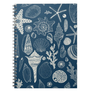 Cuaderno Conchas marinas sobre azul oscuro