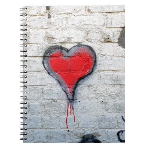 Cuaderno Corazón de graffiti rojo
