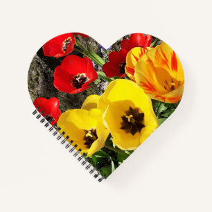 Cuaderno Corazón de tulipanes amarillos y rojos