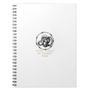 Cuaderno Corazones sostenidos por un portátil con cable de