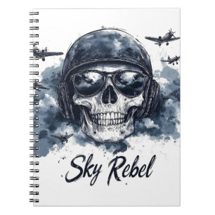 Cuaderno Cráneo de Rebelde del Cielo con casco de piloto y