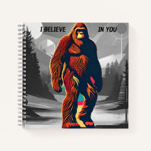 Cuaderno Creer en una cita colorida de pie y Sasquatch