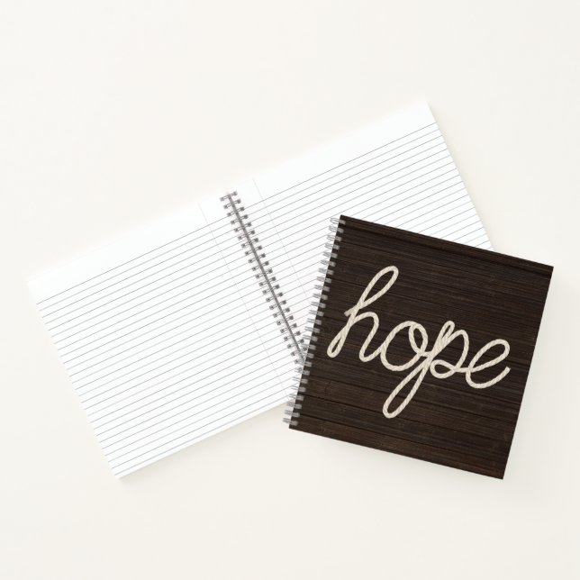 Cuaderno Cuerda de HOPE sobre madera oscura (Interior)