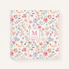 Cuaderno de diario con monograma de flores silvest