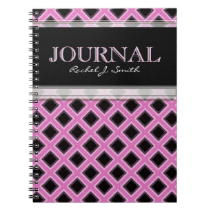 Cuaderno de diario con patrón de rejillas de volan