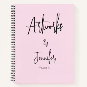 Cuaderno de dibujo con nombre en letra script rosa