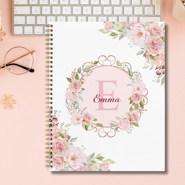 Cuaderno de dibujo de flores de rosa rosa con acua (In situ)