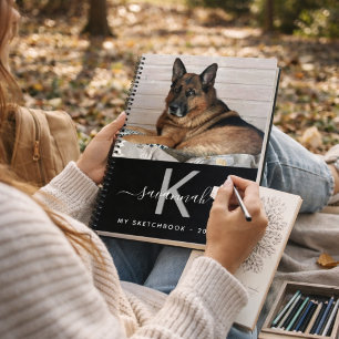 Cuaderno de dibujo perro mascota foto monograma