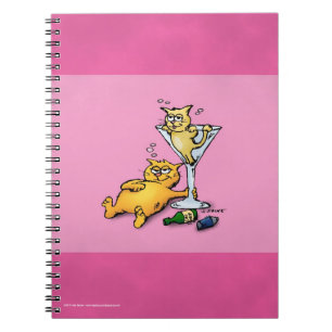 Cuaderno de dibujos animados rosado de cócteles y 