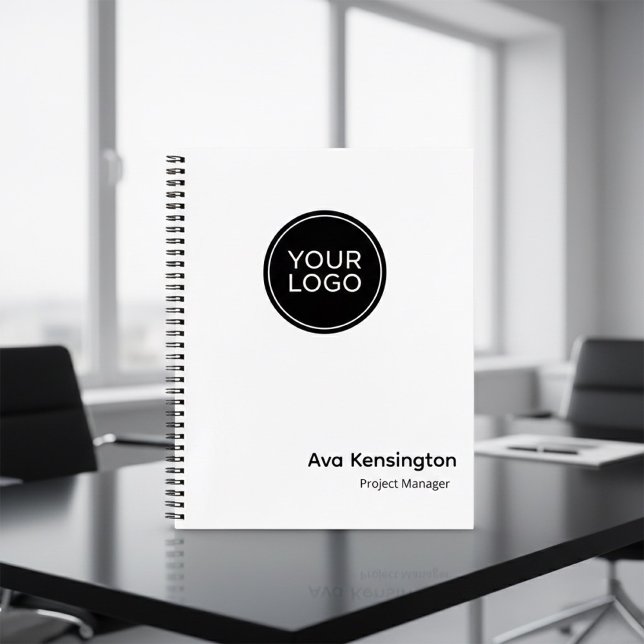 Cuaderno de estrategia profesional 2026 con person (Subido por el creador)