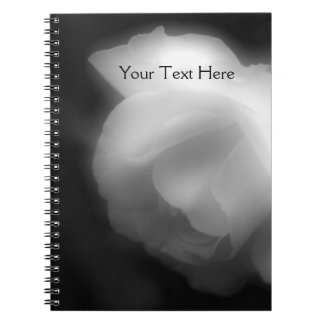 Cuaderno De Flores De Rosa Negra Y Blanca