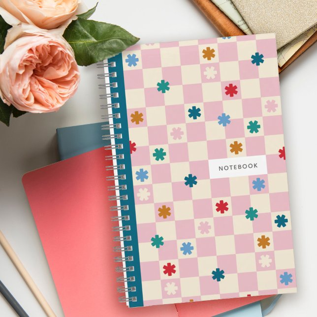 Cuaderno de flores estrellas con patrón de tablero (Subido por el creador)