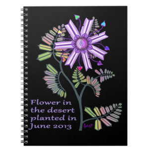 Cuaderno de fotos en espiral de flor en el desiert