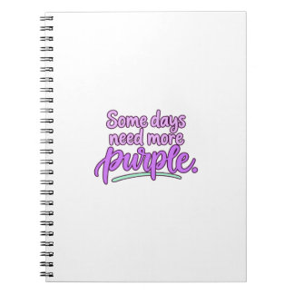 Cuaderno de notas con letra purpura