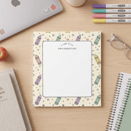 Cuaderno de notas con patrón de crayones para agra