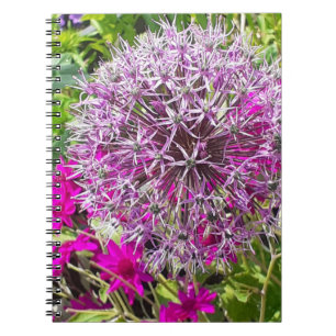 Cuaderno de notas en espiral de flores de alium y