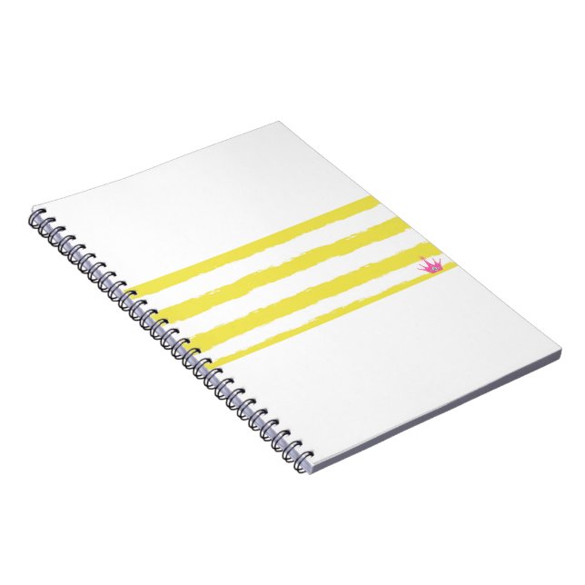 Cuaderno de rayas amarillas y corona rosa (Lado Derecho)
