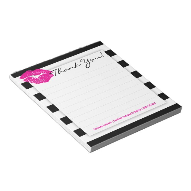 Cuaderno de rayas blancas y negras con labios rosa (Lado Derecho)