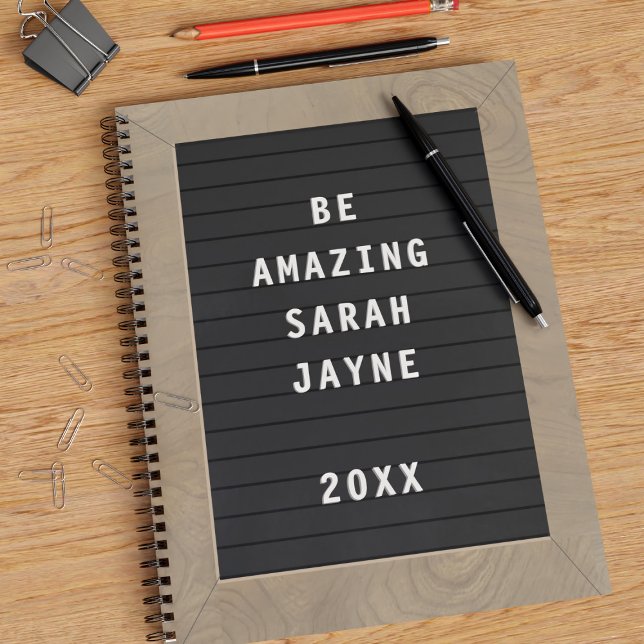 Cuaderno De vuelta a la escuela un alumno con estilo de Car (Be amazing at school! Just add your name and year)