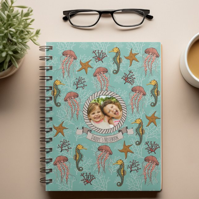 Cuaderno Debajo del caballito de mar, Jellyfish & Starfish  (Ocean Life Nautical Hand-Drawn Illustrations in Black Ink. Custom Photo & Text for the Perfect Gift.)
